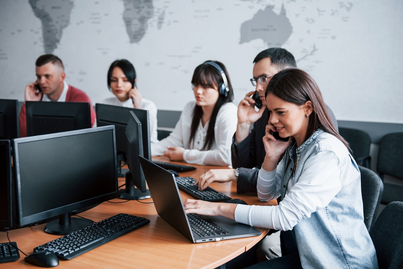 everyone-doing-his-job-young-people-working-call-center-new-deals-is-coming_146671-16346 (1)